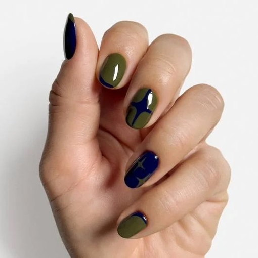 Product Color 924 Meet Me At Midnight Nail Lacquer 13.5ml base image