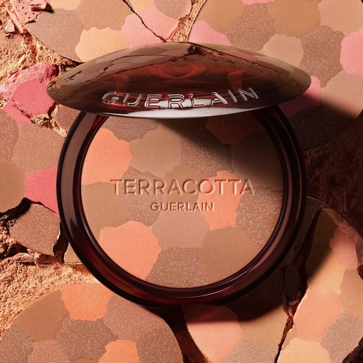 Product Terracotta Light The Sun-Kissed Healthy Glow Powder - 96% Naturally-Derived Ingredients - 10g base image